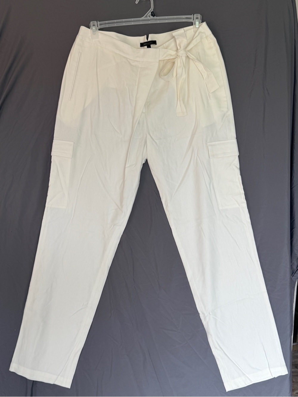 BCBGMaxAzria Cream Cargo Tie-Waist Pants